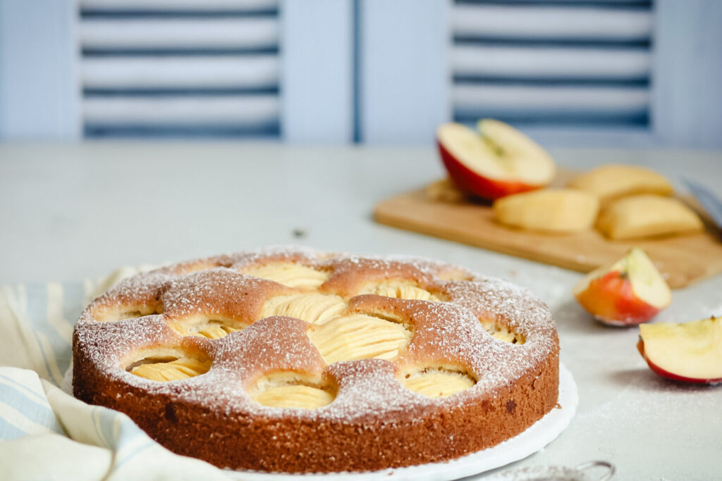 einfacher versunkener Apfelkuchen