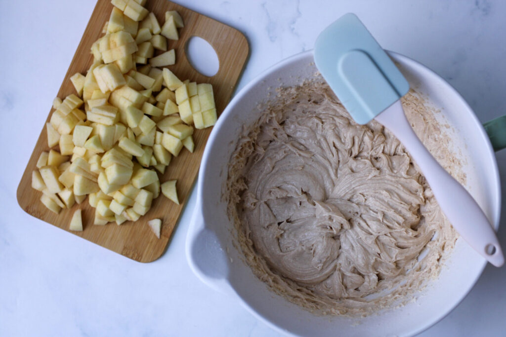 Äpfel unterheben Apfelkuchen Kastenform Rezept