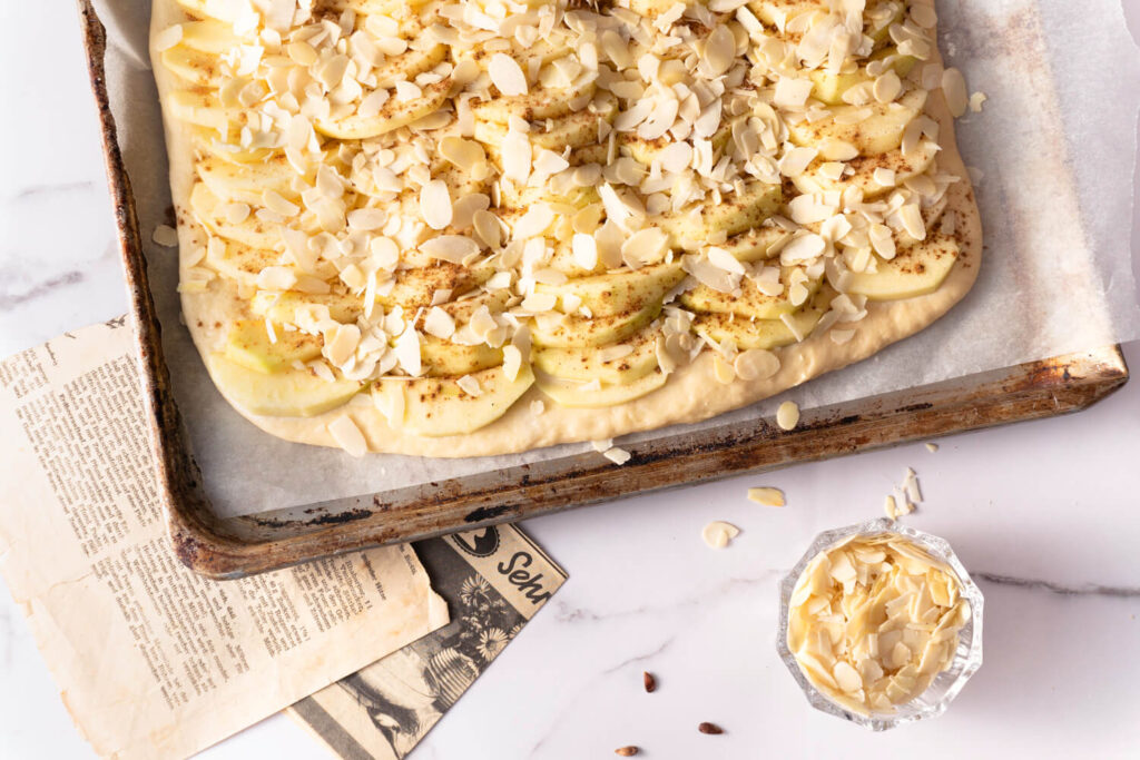 Apfelkuchen vom Blech mit Hefeteig - Zubereitung Hefeteig