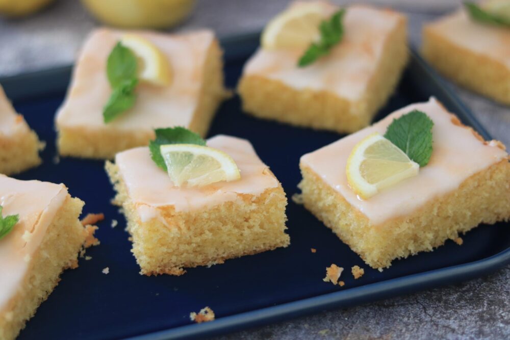 Veganer Zitronenkuchen vom Blech - Einfach Kuchen