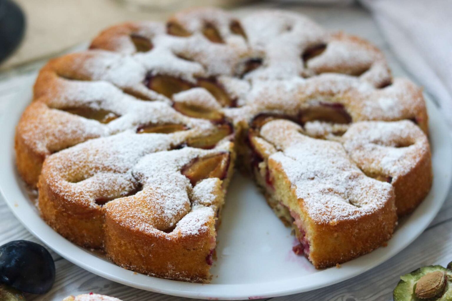 Versunkener Zwetschgenkuchen (Springform) - Einfach Kuchen