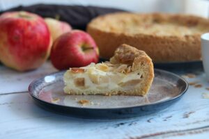 Wiener Apfelkuchen mit Sahneguss