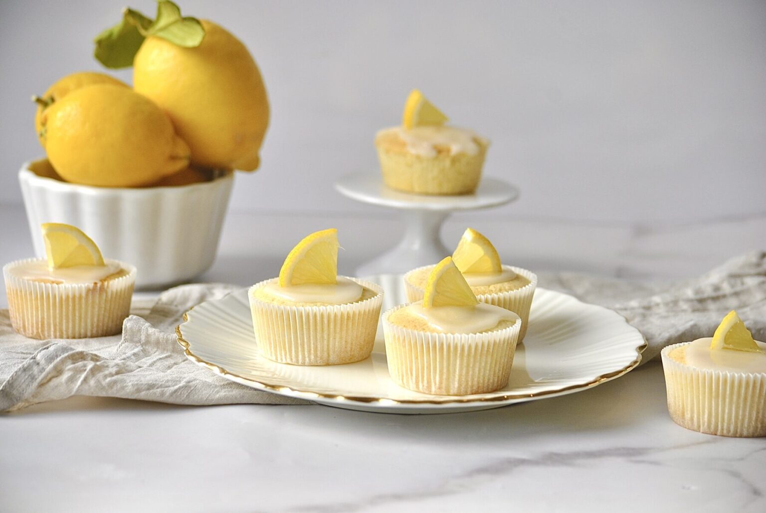 bestes Zitronen Muffins Rezept - super saftig und lecker