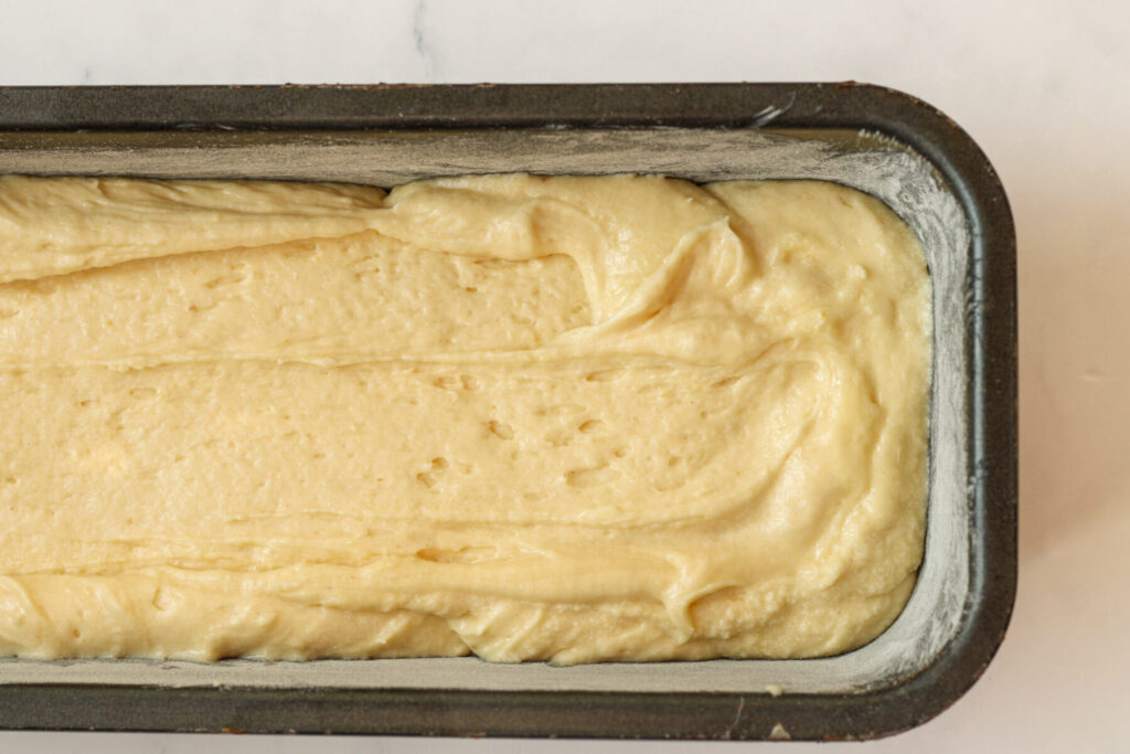 Zitronenkuchen in Kastenform vor dem Backen