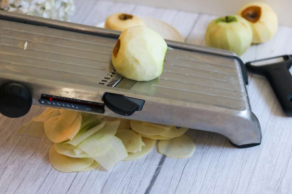 Äpfel hobeln für Kuchen