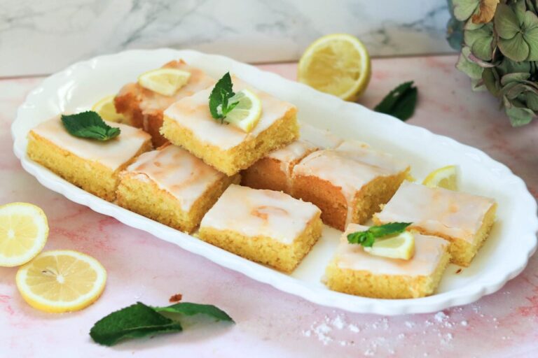 Omas Zitronenkuchen vom Blech - Einfach Kuchen