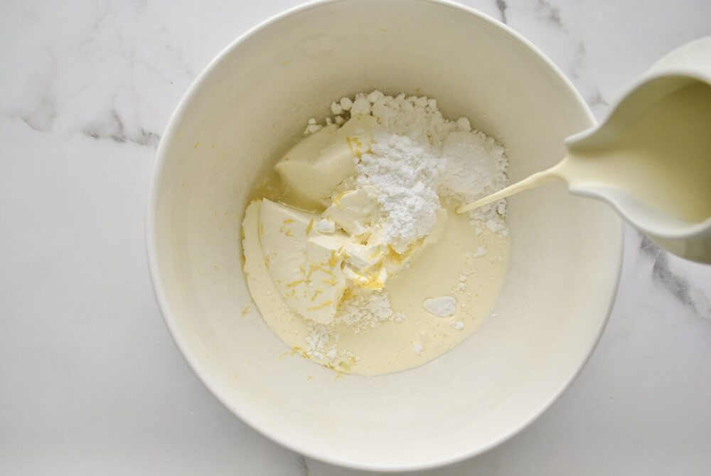 erfrischende Zitronen Cupcakes mit Frischkäse Frosting