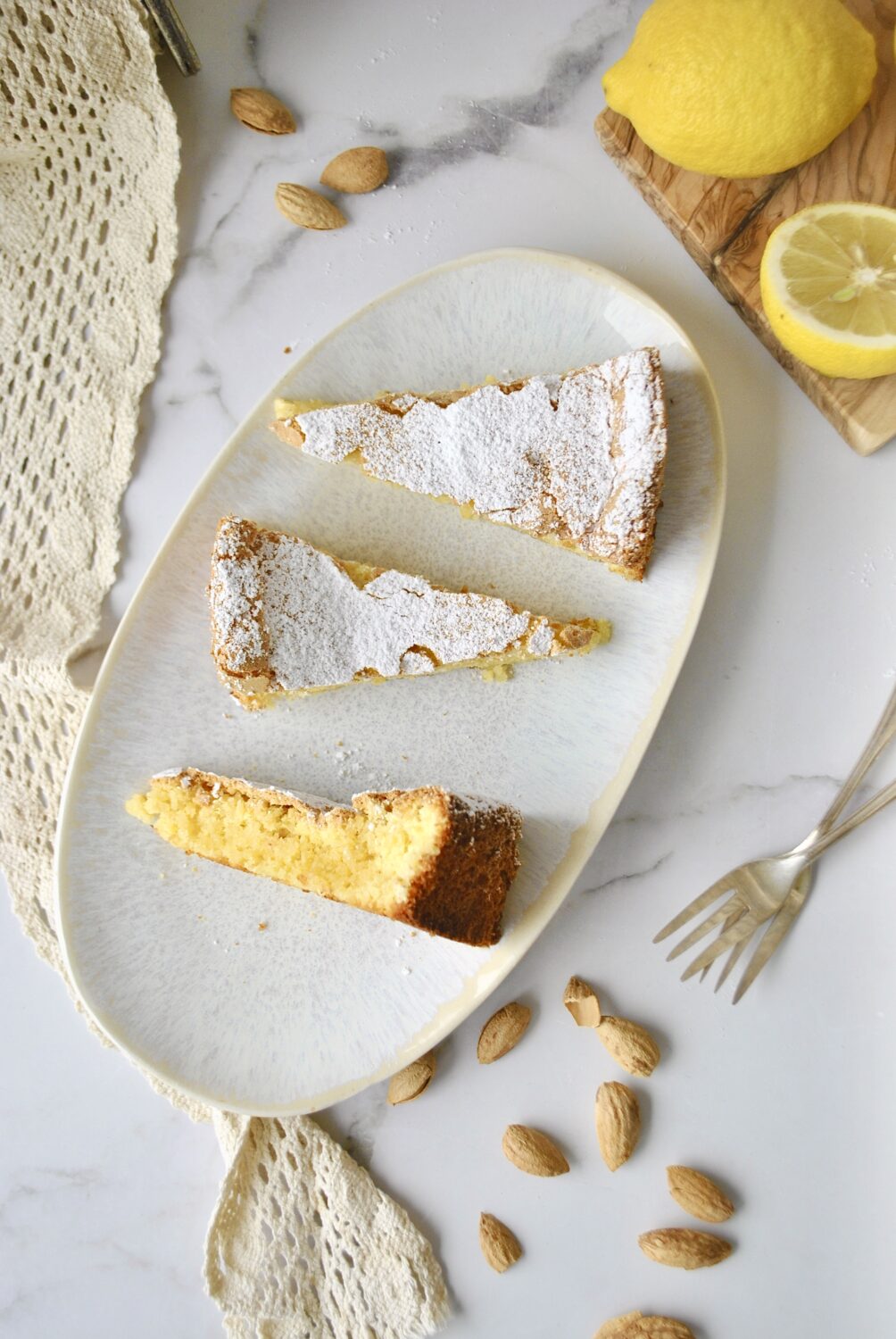 saftiger Zitronen Mandelkuchen ohne Mehl aus der Springform saftiger Zitronen Mandelkuchen ohne Mehl aus der Springform