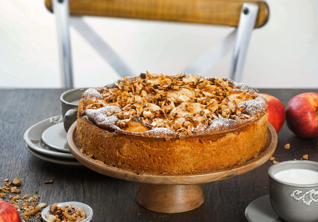 Bratapfelkuchen mit ganzen Äpfeln