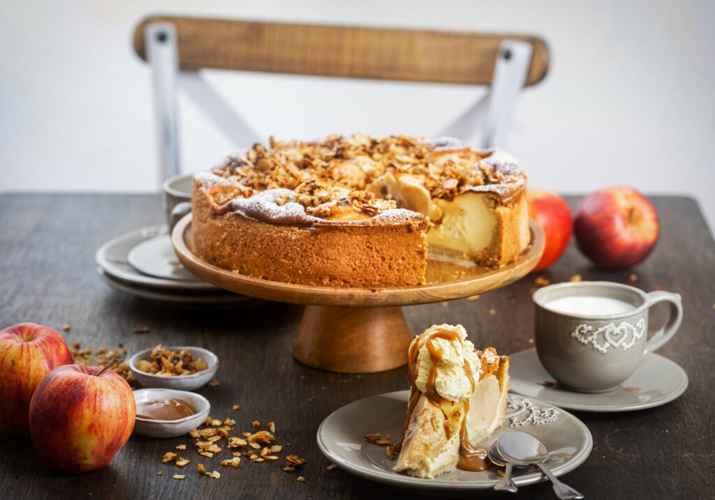 Bratapfelkuchen mit ganzen Äpfeln