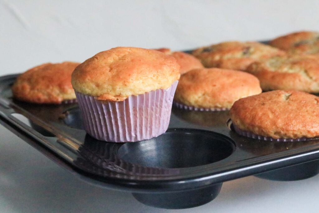 gebackene Muffins mit Frischkäse