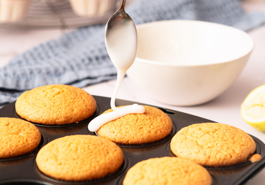 Einfache Zitronenmuffins mit Öl - Zubereitung Einfache Zitronenmuffins - Zitronenmuffins mit Öl und Milch