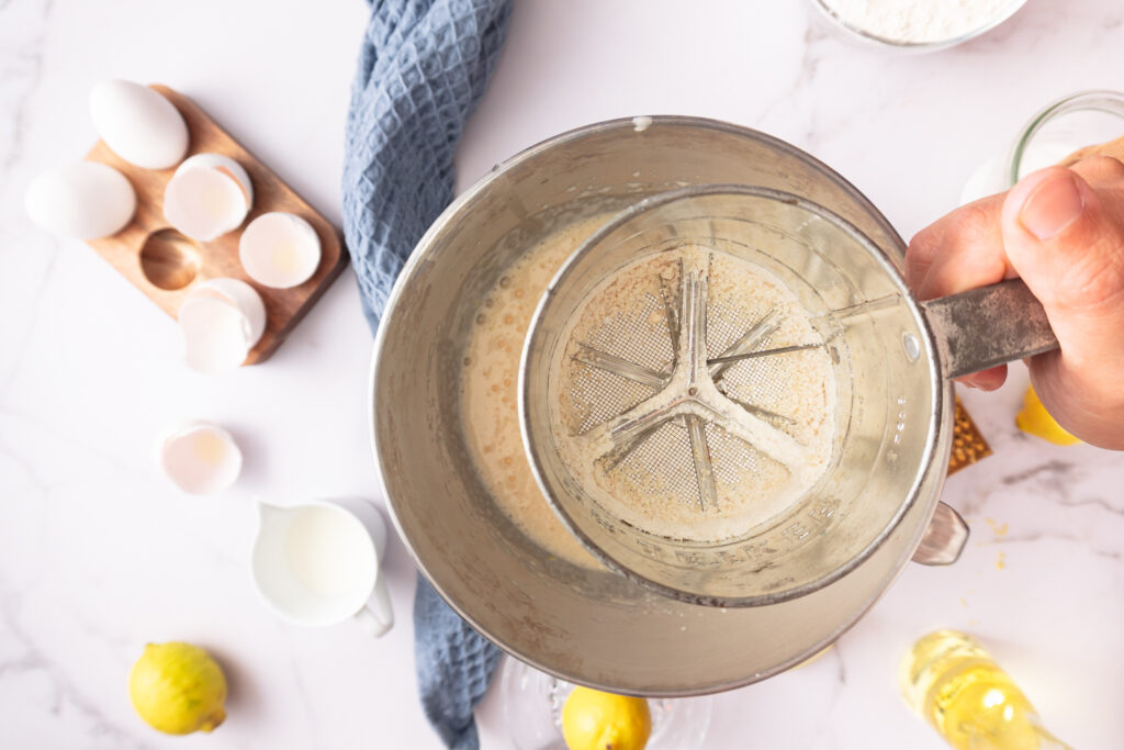 Einfache Zitronenmuffins mit Öl - Zubereitung Einfache Zitronenmuffins - Zitronenmuffins mit Öl und Milch