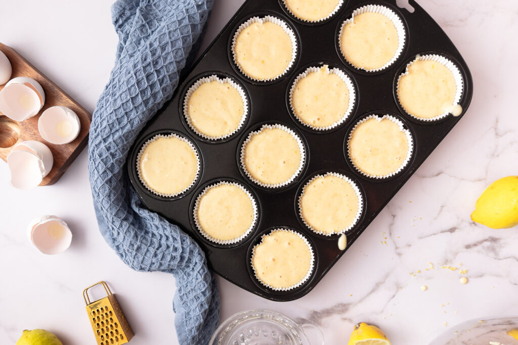 Einfache Zitronenmuffins mit Öl - Zubereitung Einfache Zitronenmuffins - Zitronenmuffins mit Öl und Milch