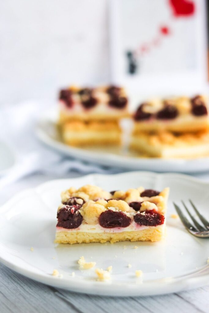 Käsekuchen mit Kirschen
