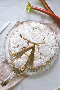 Rhabarberkuchen mit Rührteig