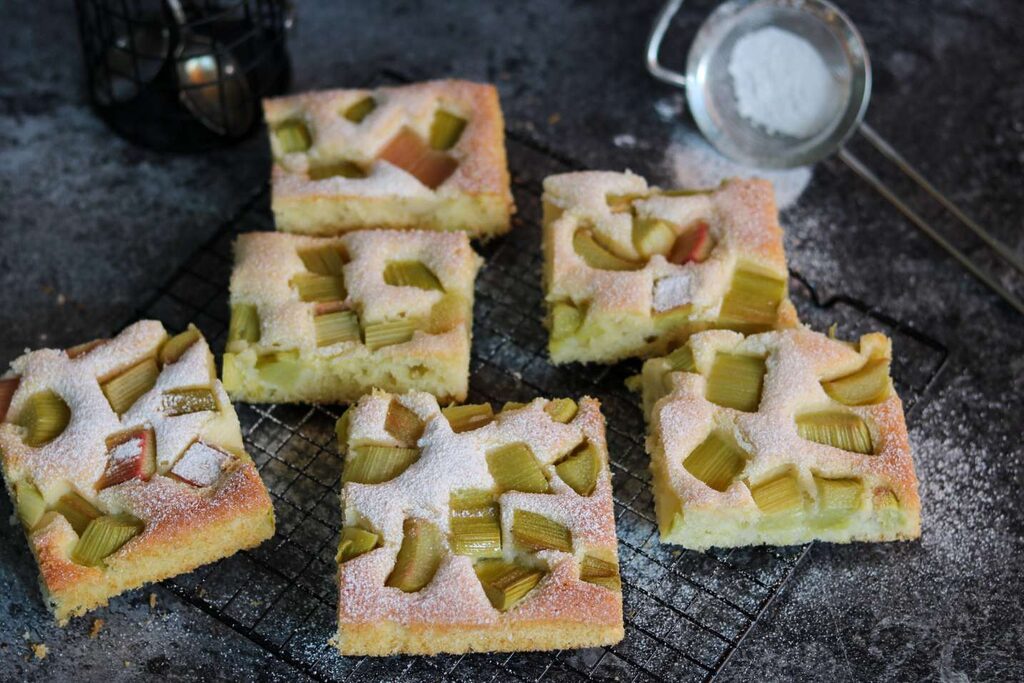 schneller Rhabarberkuchen vom Blech