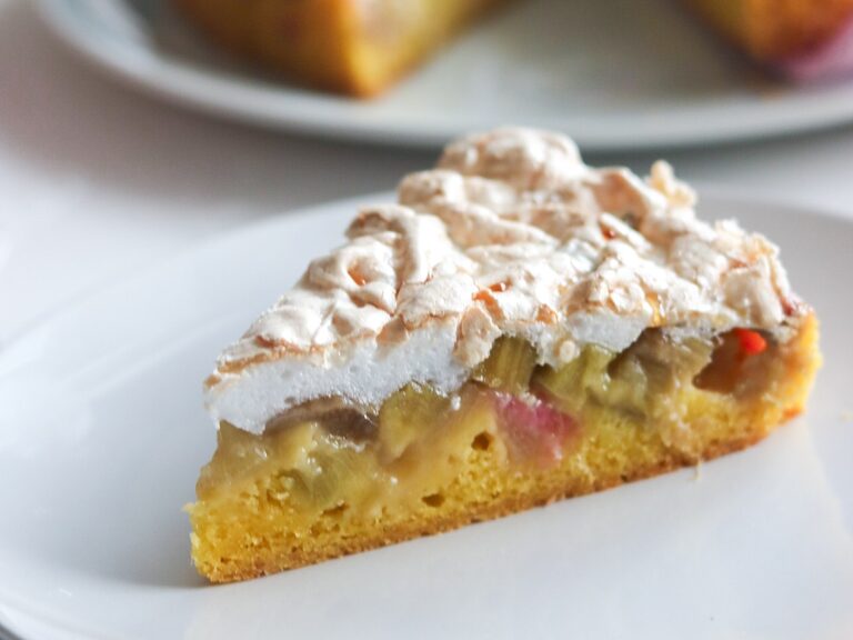 Rhabarberkuchen mit Baiser