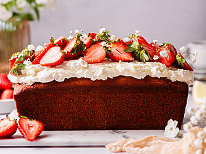 Zitronen Kuchen mit Erdbeeren