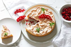 Johannisbeerkuchen mit Baiser