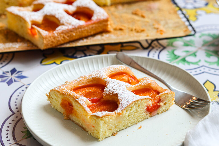 Aprikosenkuchen vom Blech