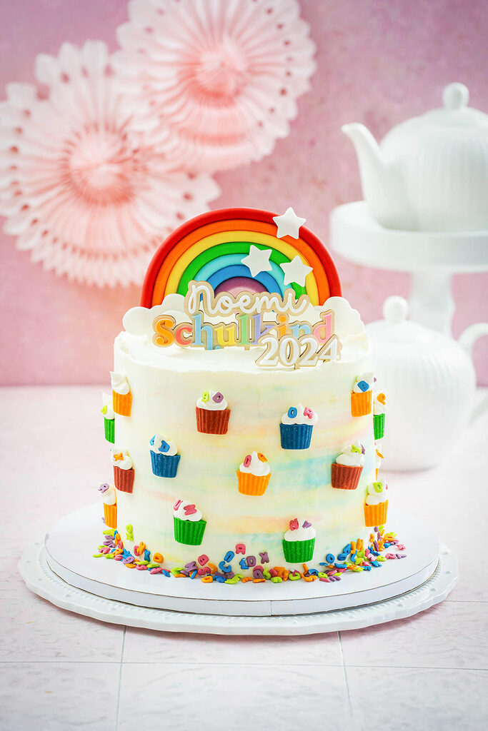 Regenbogentorte - deine bunte Schulanfangstorte