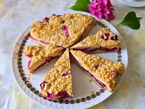 Omas Zwetschgen Käsekuchen mit Streusel
