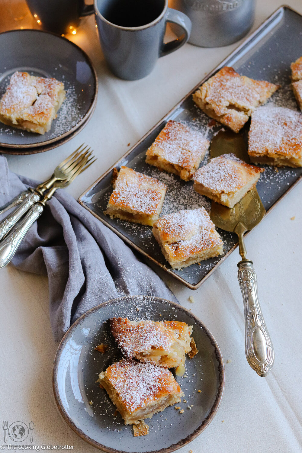 Apfelschlangerl - gedeckter Apfelkuchen auf dem Blech - Einfach Kuchen