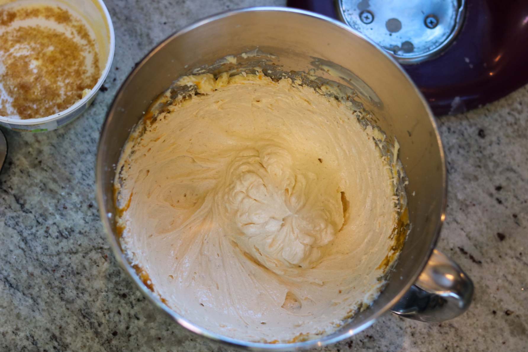 Teig Nusskuchen mit Nussglasur