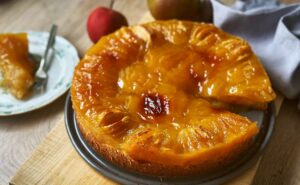 Omas saftiger Apfel Wein Kuchen – Tradition mit einer feinen Note