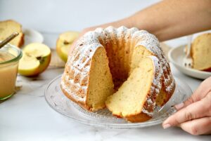 Apfelmuskuchen saftig und schnell – Gugelhupf