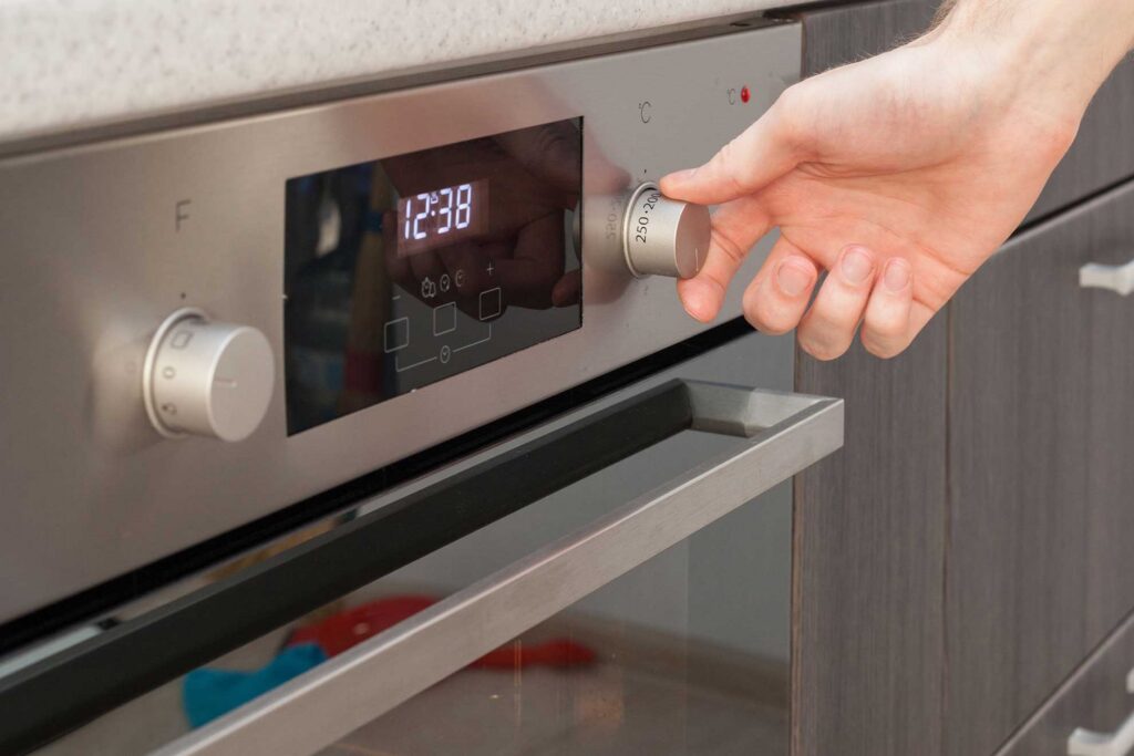 Den Backofen vorheizen: Warum dieser Schritt niemals übersprungen werden darf