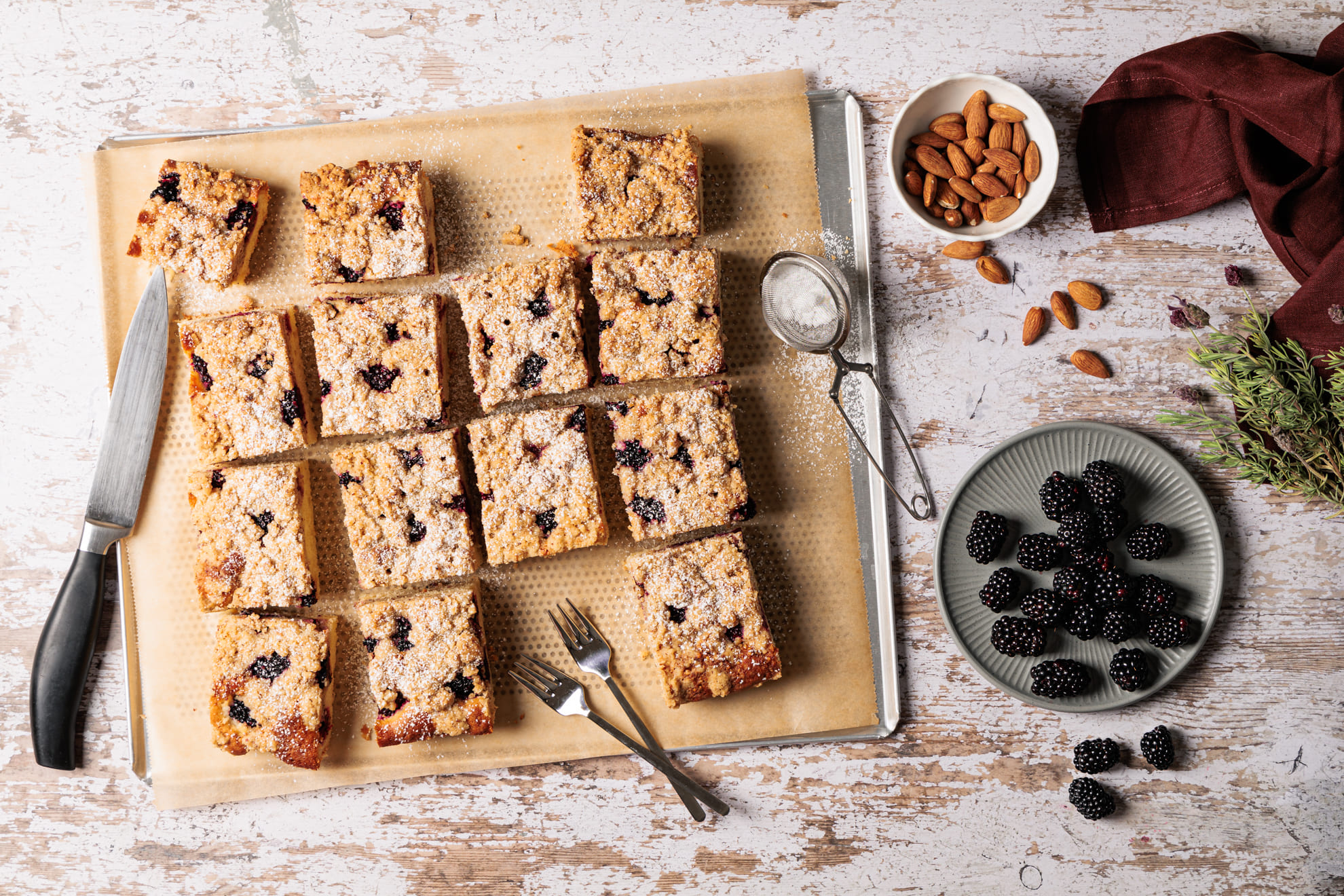 Brombeerkuchen mit Streusel vom Blech