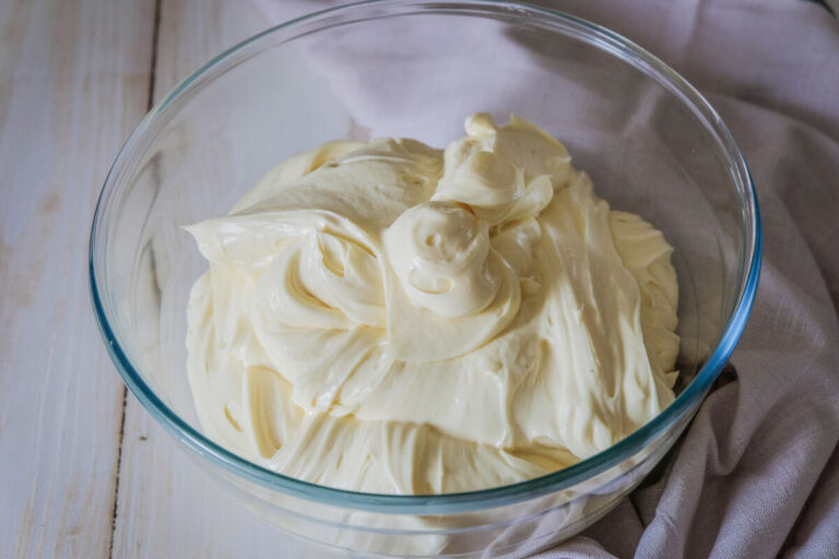 Deutsche Buttercreme mit Pudding als Tortenfüllung selber machen