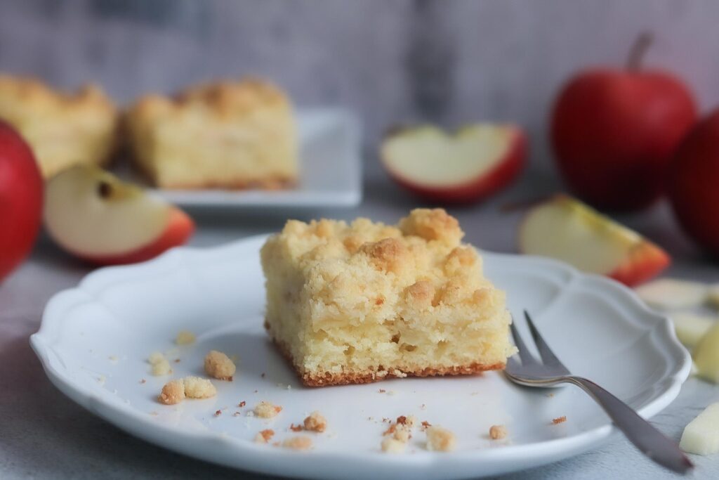 saftiger Apfelkuchen vom Blech mit Streusel