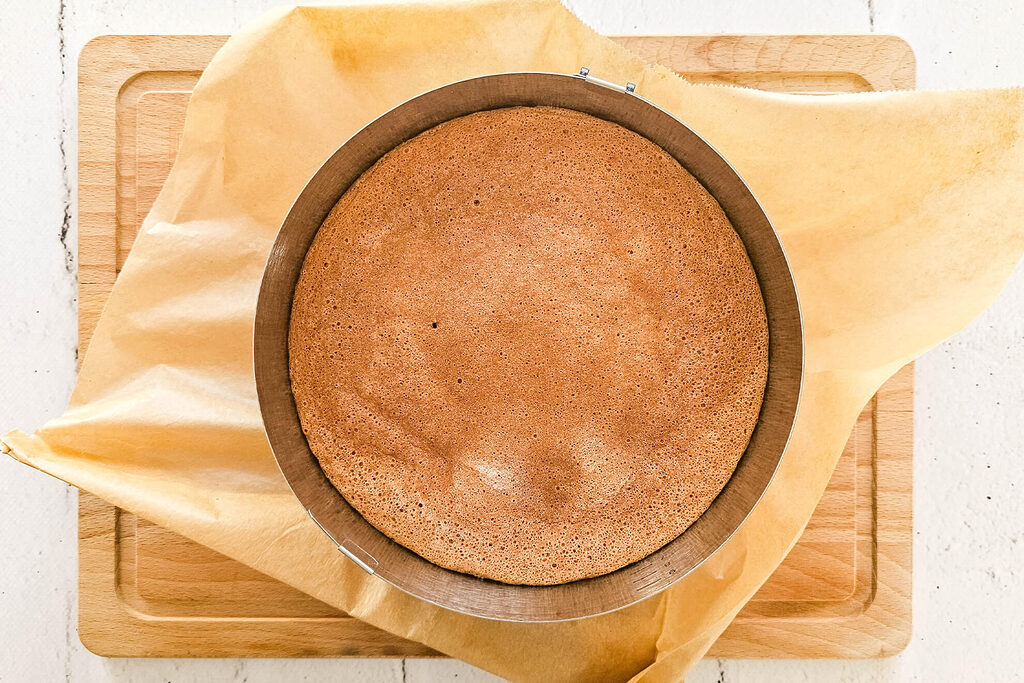 Blicktest - Der Kuchen löst sich leicht vom Rand der Backform