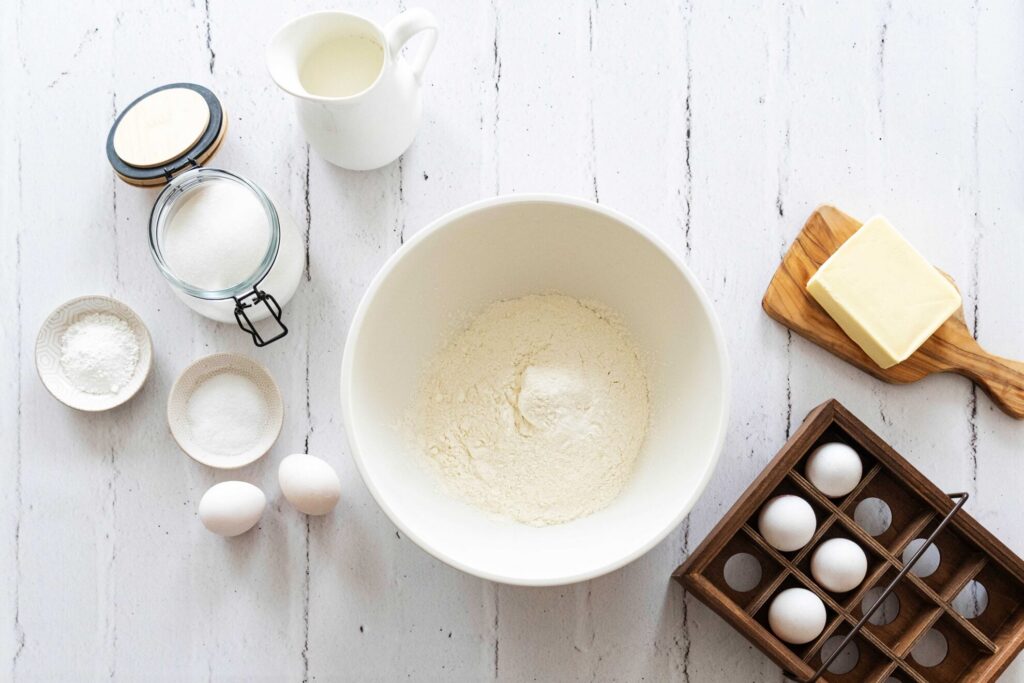 Das 1×1 der Backzutaten: Die geheime Rolle von Mehl, Zucker, Ei & Co.
