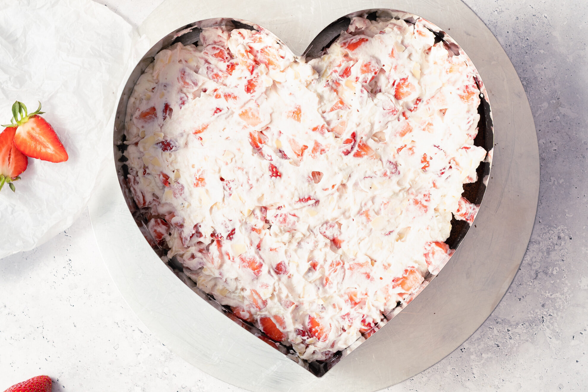 Muttertagskuchen Herz mit Erdbeeren