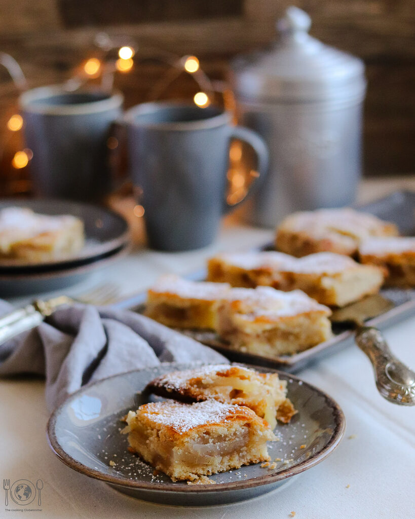 Gedeckter Apfelkuchen vom Blech