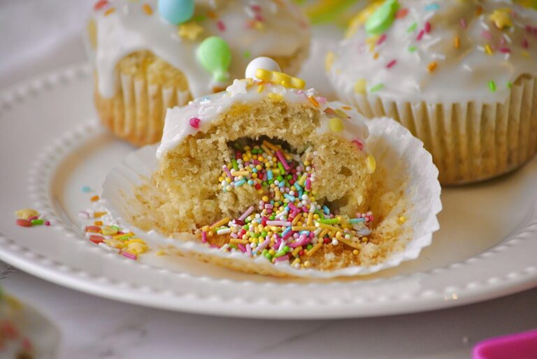 Super Pinata Muffins mit Überraschung
