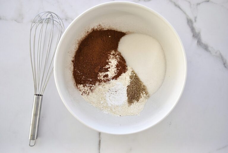 Apfelblechkuchen mit Zimt und Mandelblättchen