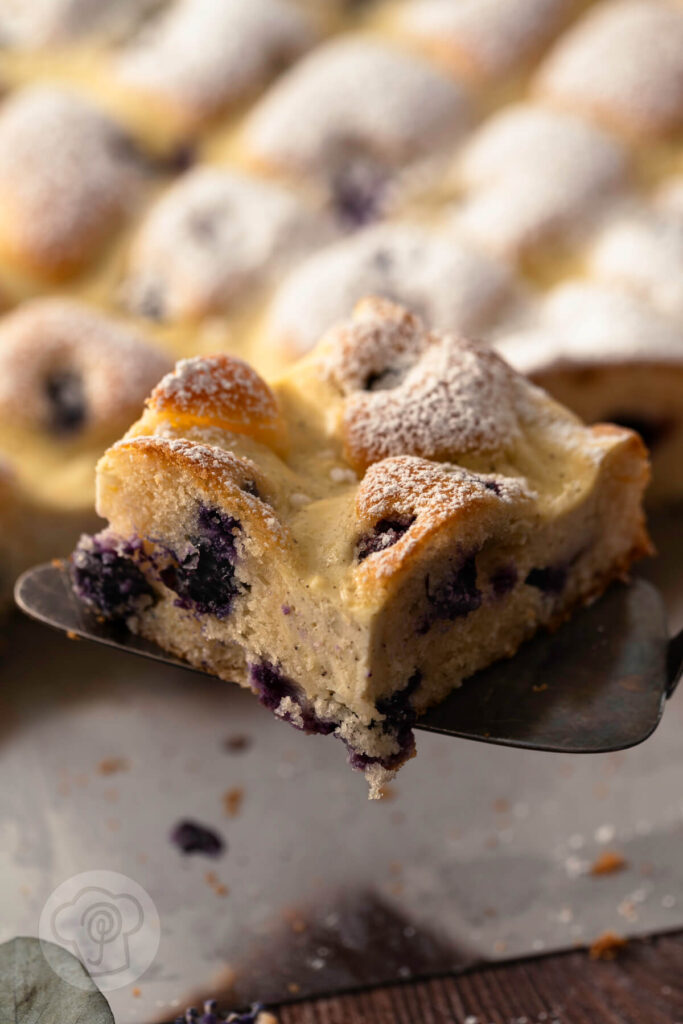 Steppdeckenkuchen mit Blaubeeren