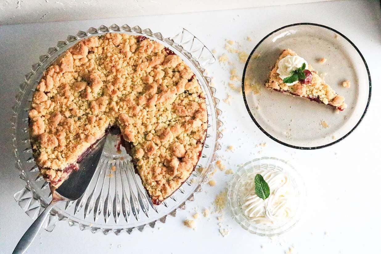 Streuselkuchen mit Kirschen