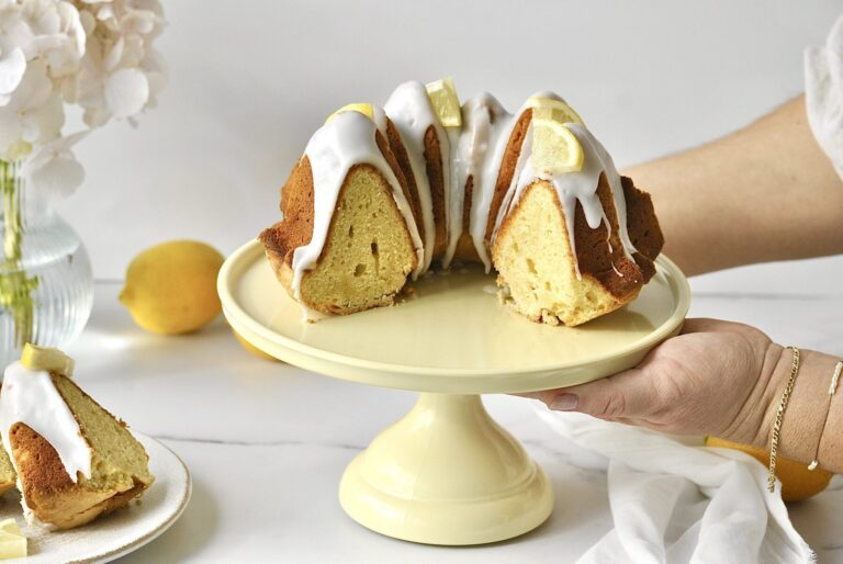 saftiger Zitronen Joghurt Kuchen