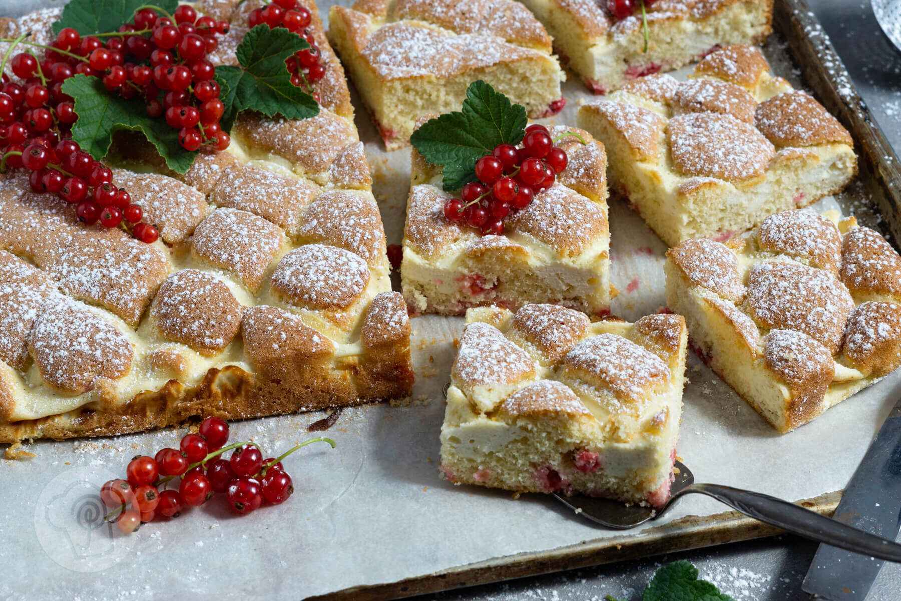 Steppdeckenkuchen mit Johannisbeeren