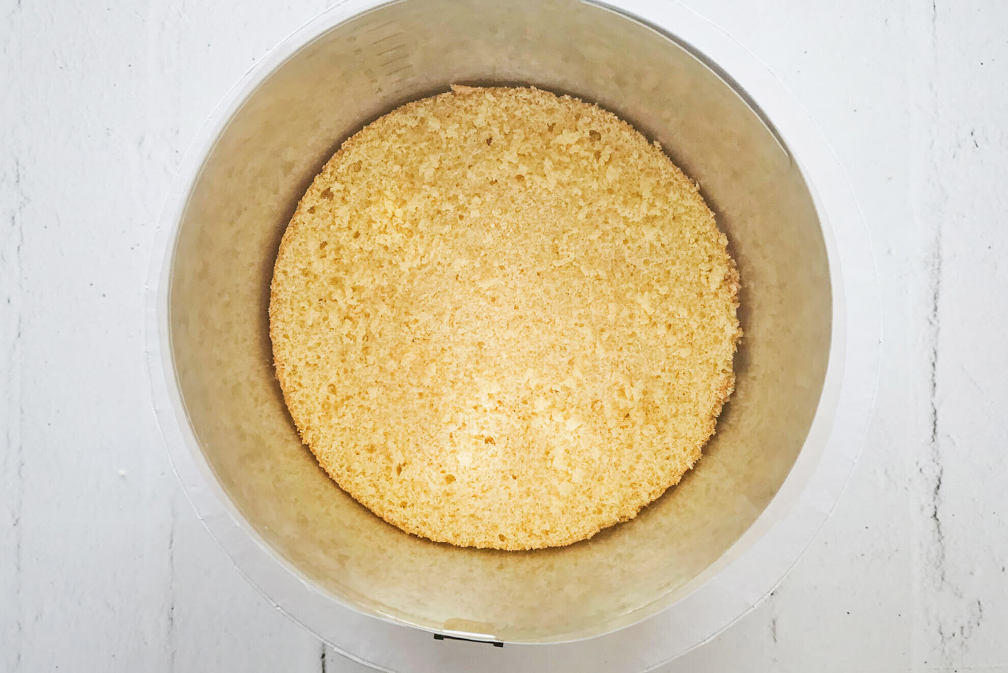 Ostertorte-mit-Mascarpone_Boden-in-Tortenring