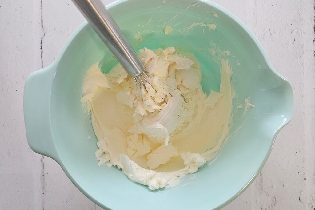 Ostertorte-mit-Mascarpone_Mascarpone-glattrühren