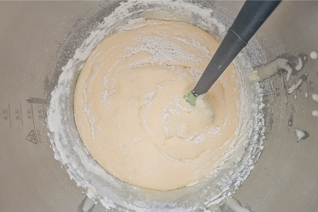 Ostertorte-mit-Mascarpone_Mehl-einarbeiten